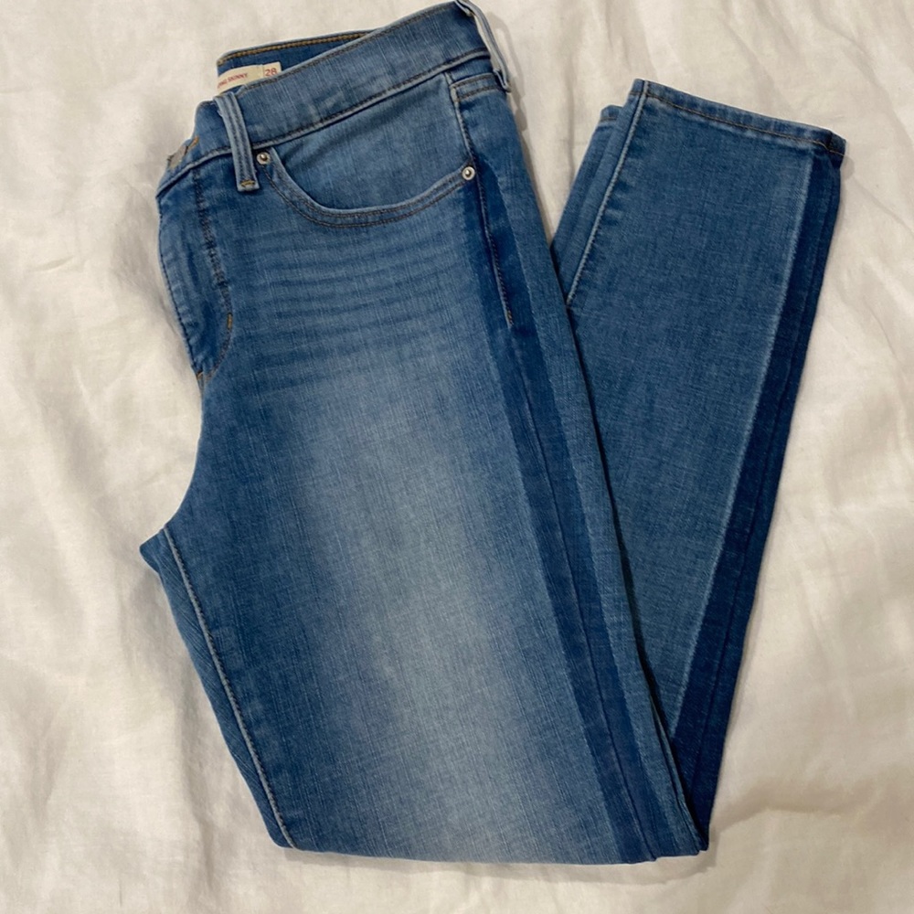 LEVI’S 311 Shaping Skinny Jeans
